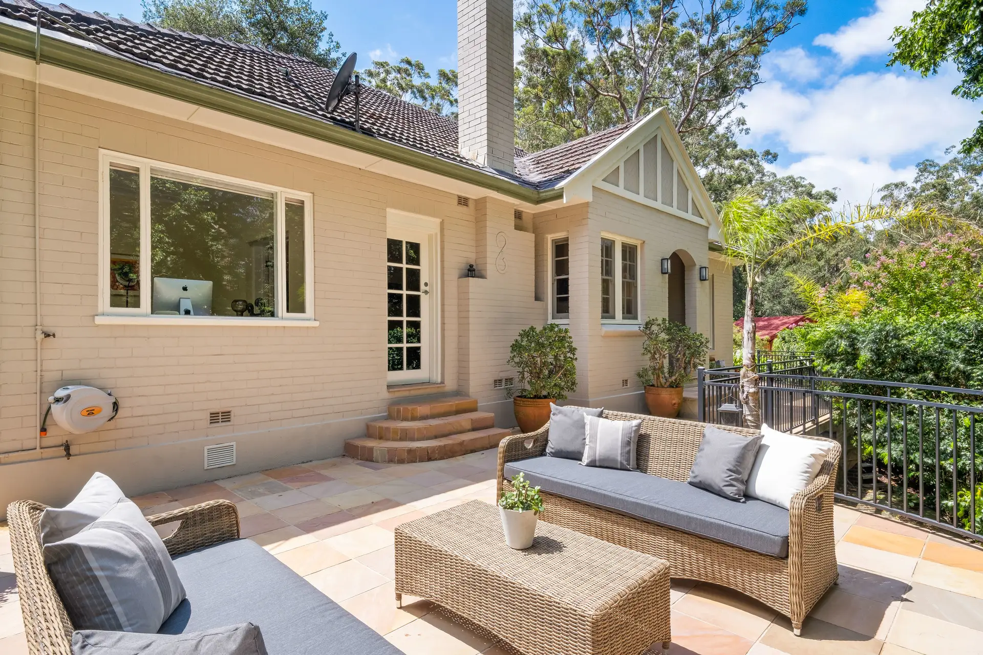 96 Centennial Avenue, Chatswood Sold by Chan Yahl - image 2