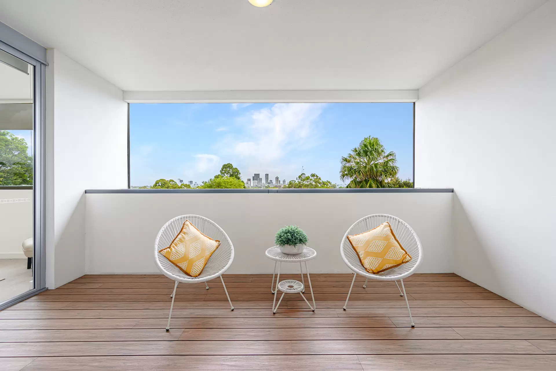A117/150 Mowbray Road, Willoughby Sold by Chan Yahl - image 2