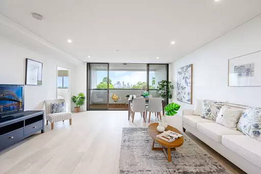 A117/150 Mowbray Road, Willoughby Sold by Chan Yahl