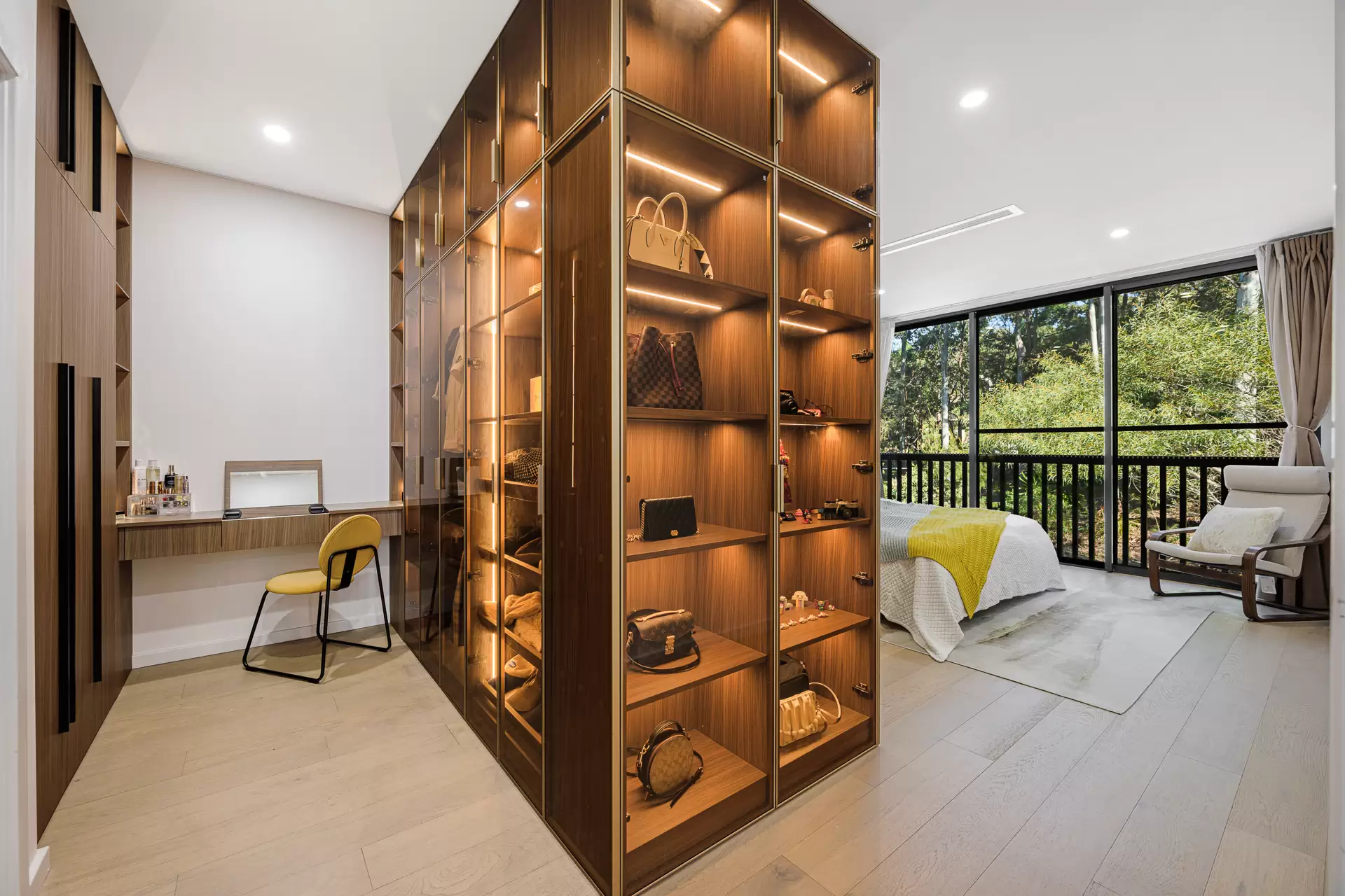 21 Burton Place, Lindfield Sold by Chan Yahl - image 1