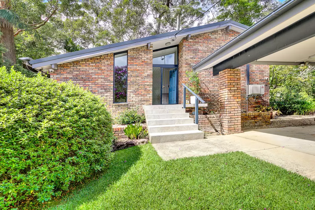 6 Survey Place, St Ives Sold by Chan Yahl