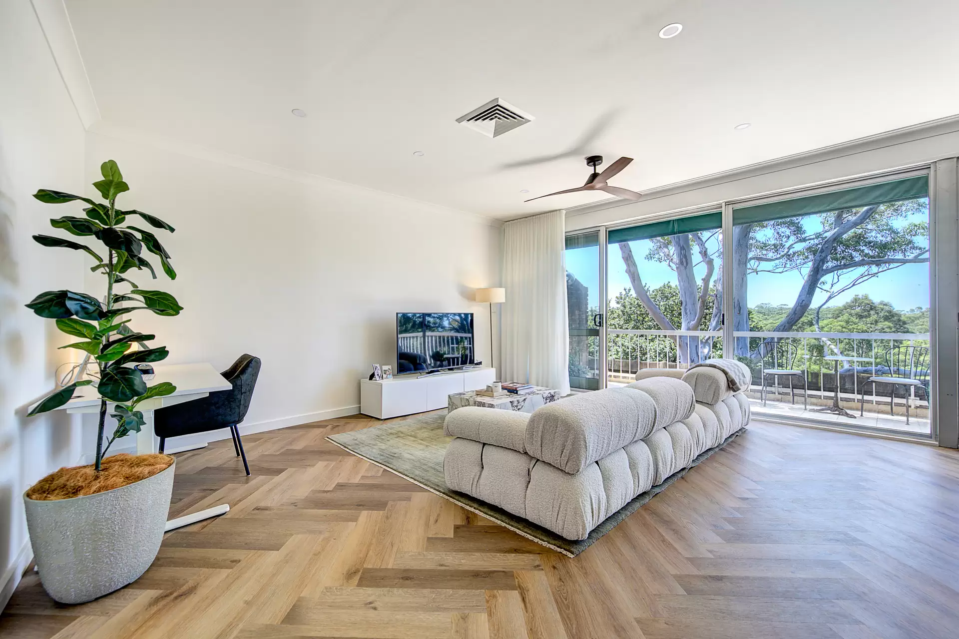 28/10 Kissing Point Road, Turramurra Sold by Chan Yahl - image 3