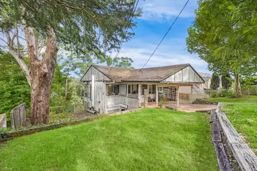 12 Robina Street, St Ives Sold by Chan Yahl