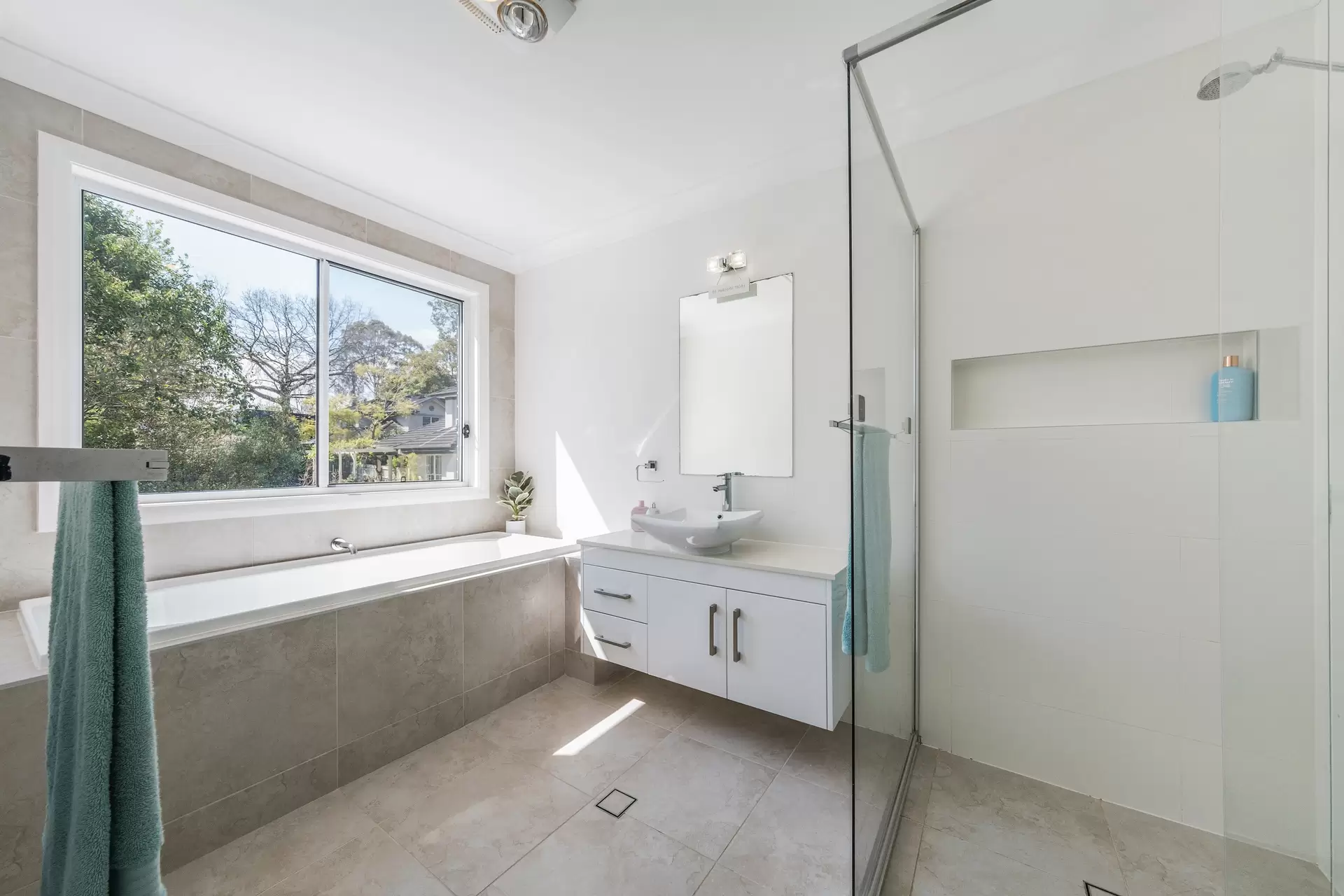 27 Richmond Avenue, St Ives Sold by Chan Yahl - image 17