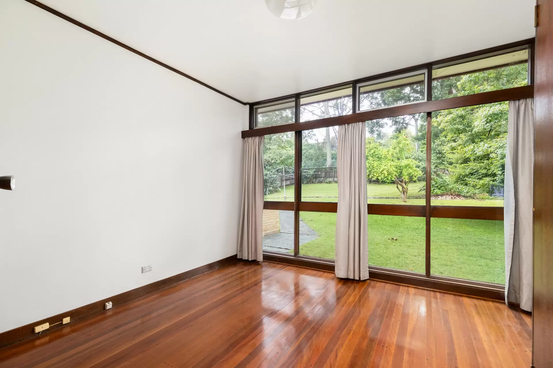 32 Shinfield Avenue, St Ives Sold by Chan Yahl - image 7