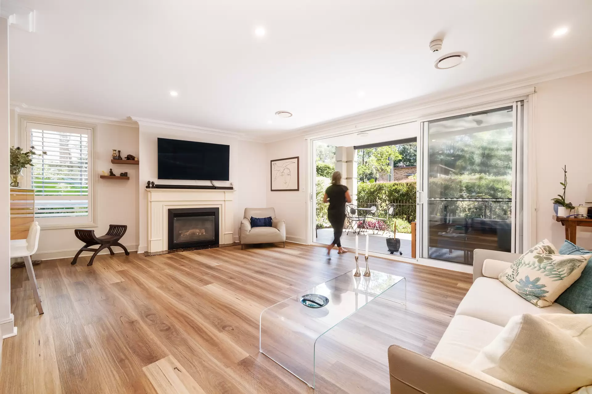2/14-18 Woniora Avenue, Wahroonga Sold by Chan Yahl - image 2