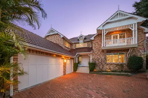 16 The Cloisters, St Ives Sold by Chan Yahl