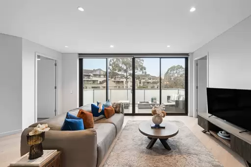 303/8A Pymble Avenue, Pymble Sold by Chan Yahl