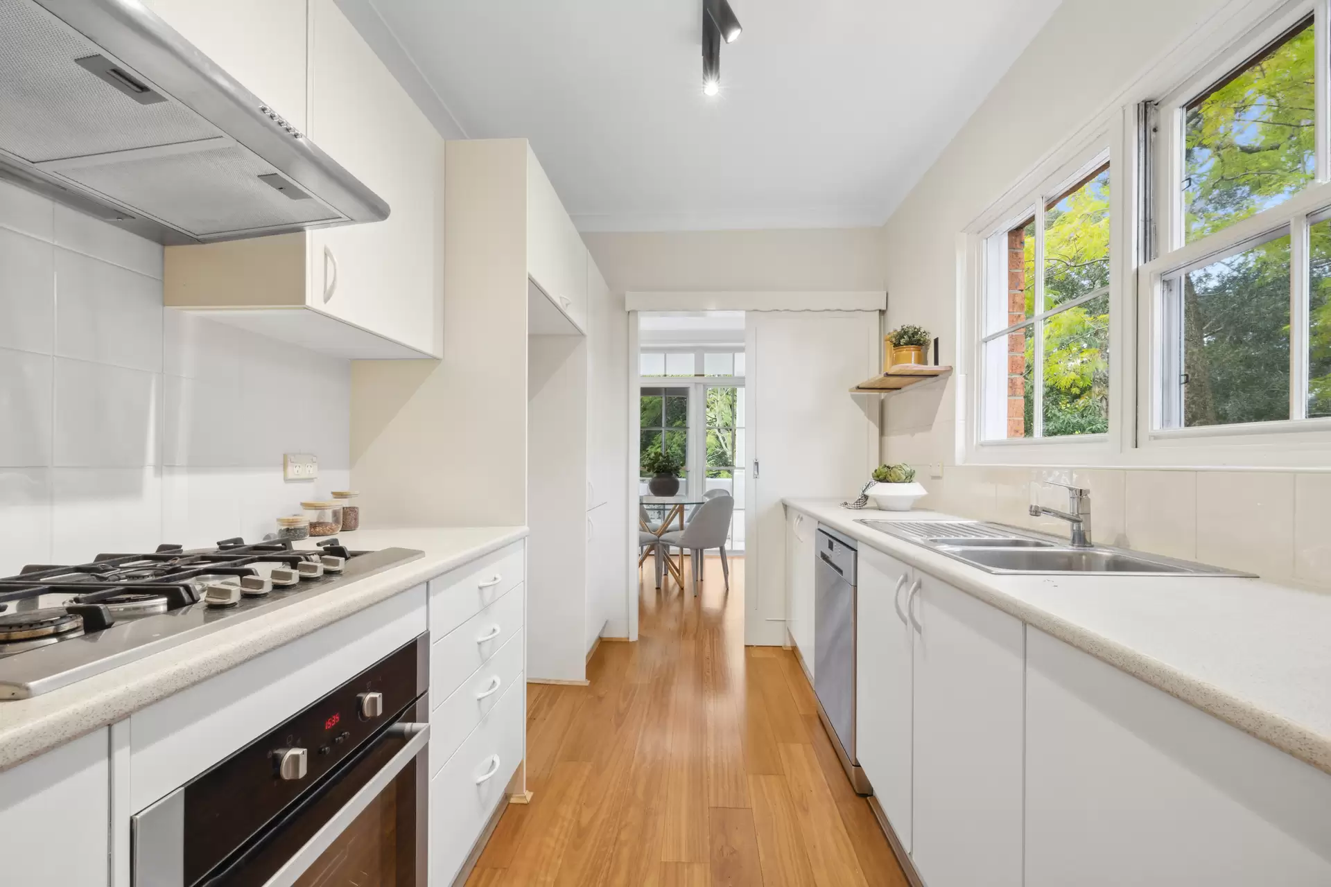 4/393 Pacific Highway, Lindfield Sold by Chan Yahl - image 2