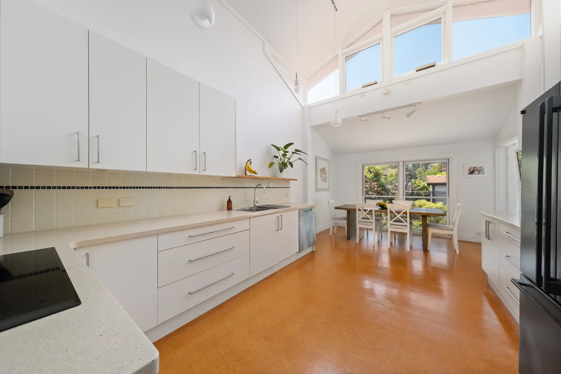 1 Newark Crescent, Lindfield For Sale by Chan Yahl - image 6