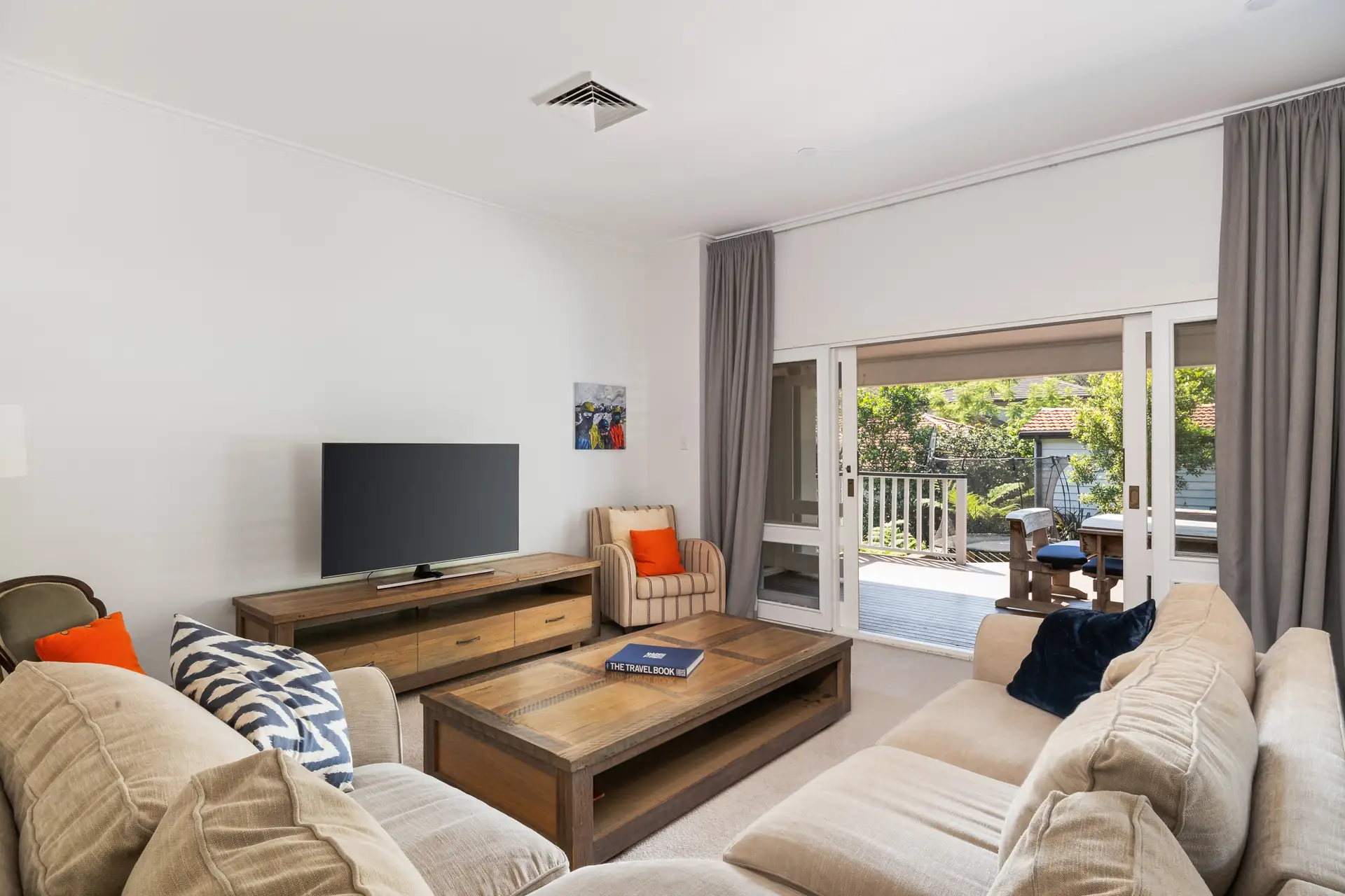 1 Newark Crescent, Lindfield For Sale by Chan Yahl - image 2