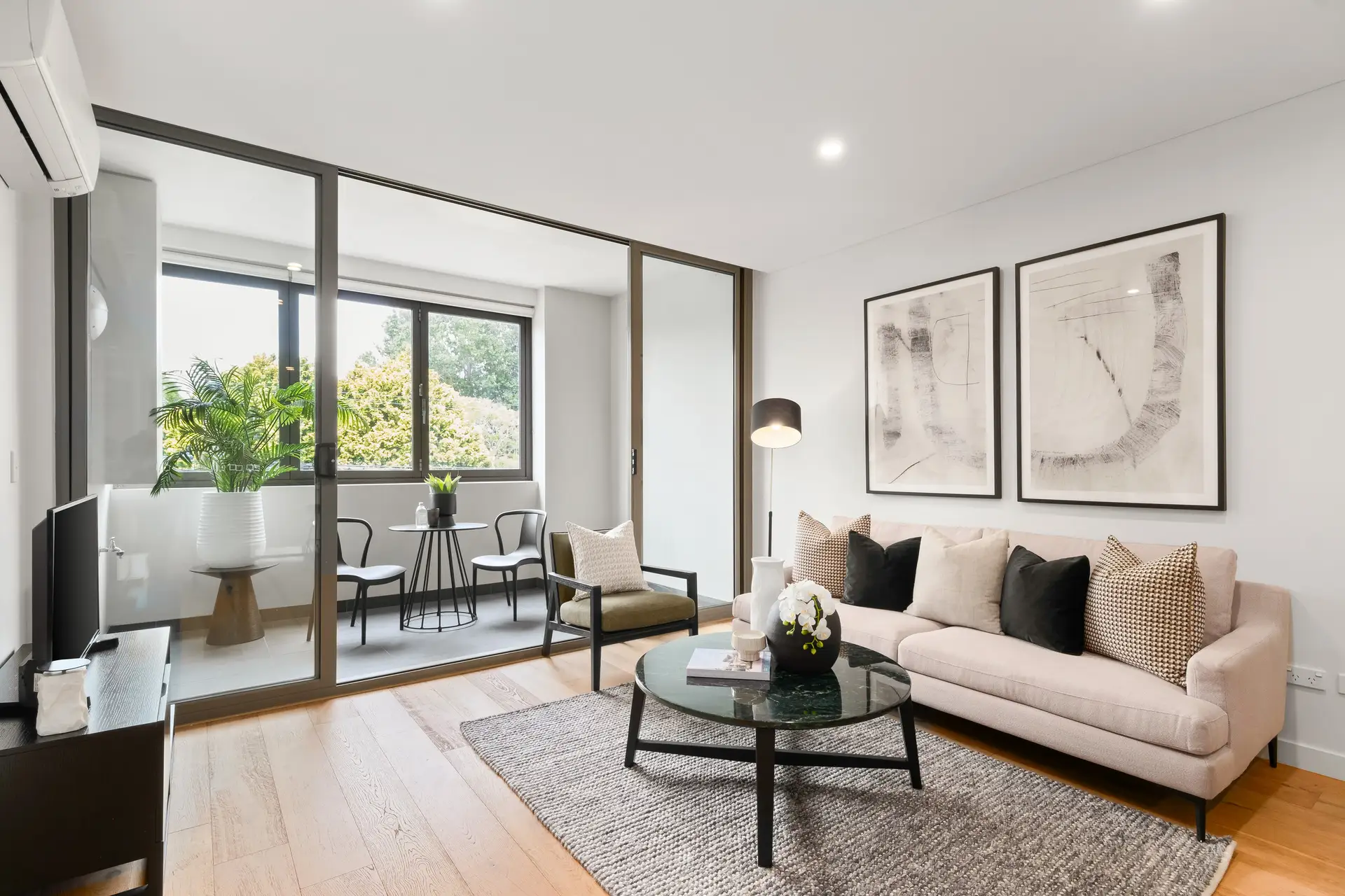 202/72 Laurel Street, Willoughby Sold by Chan Yahl - image 2