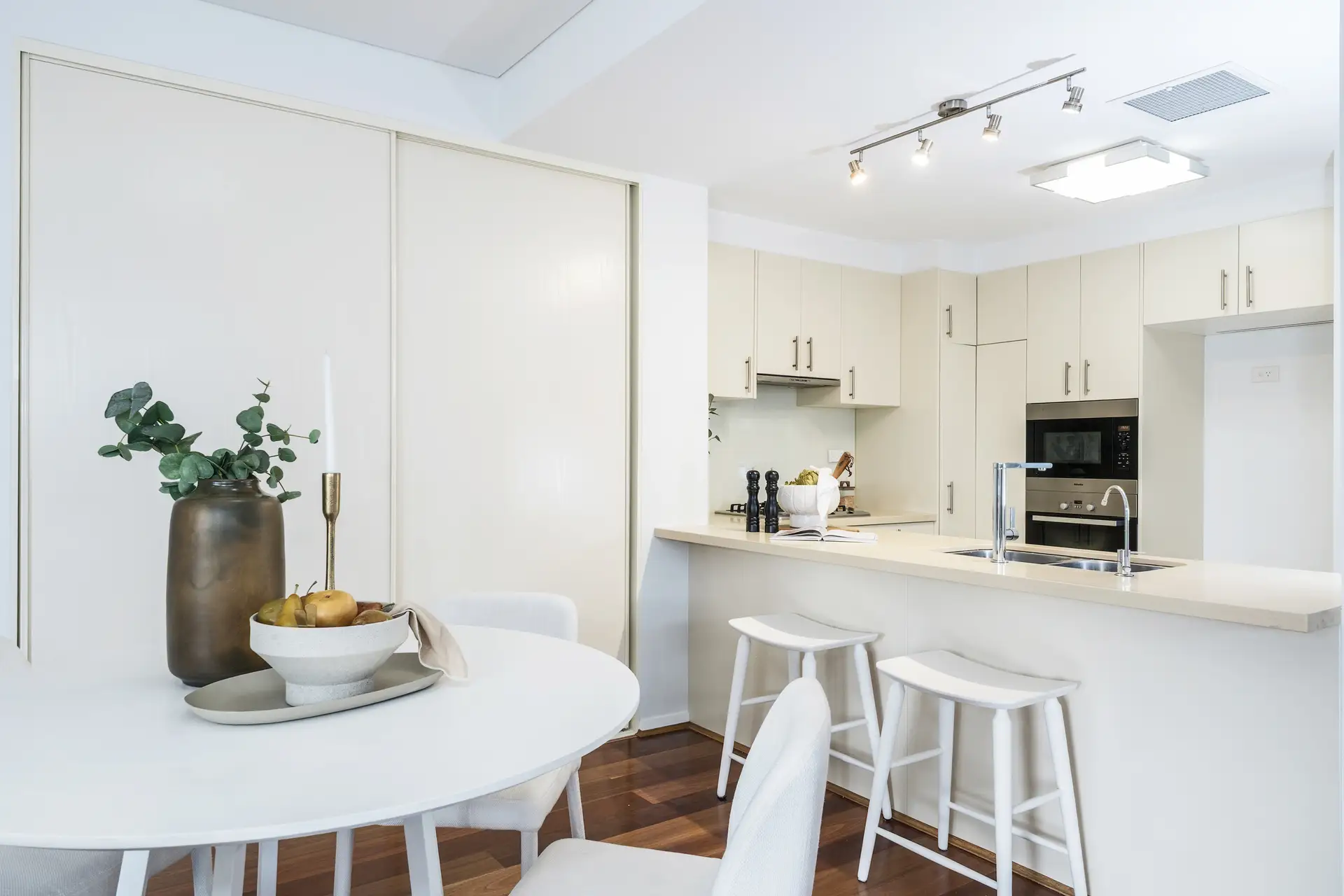 B302/1-9 Buckingham Road, Killara Sold by Chan Yahl - image 5