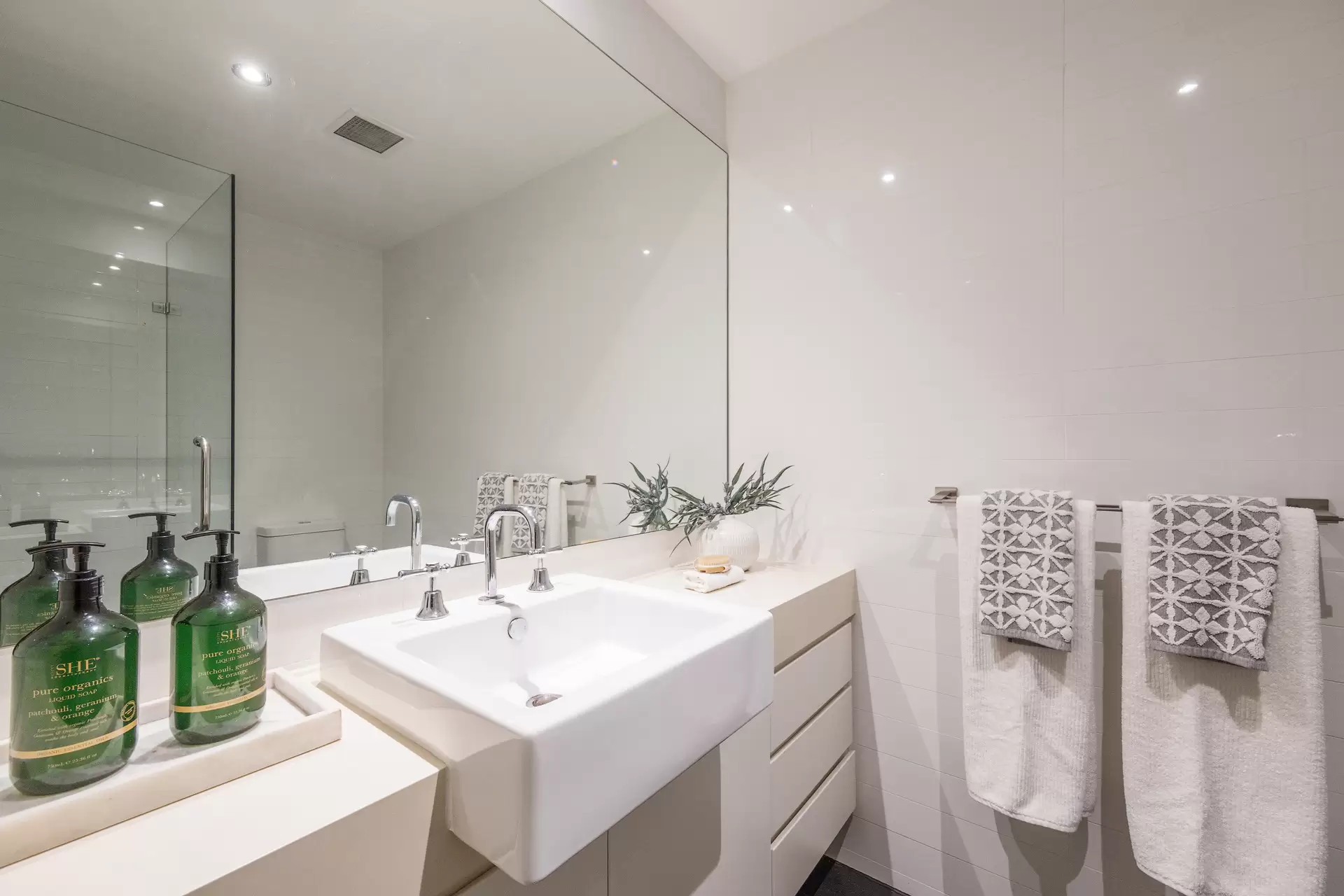 9/17 Powell Street, Killara Auction by Chan Yahl - image 13
