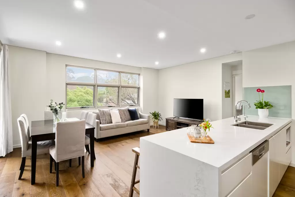 101/12 Shinfield Avenue, St Ives Auction by Chan Yahl