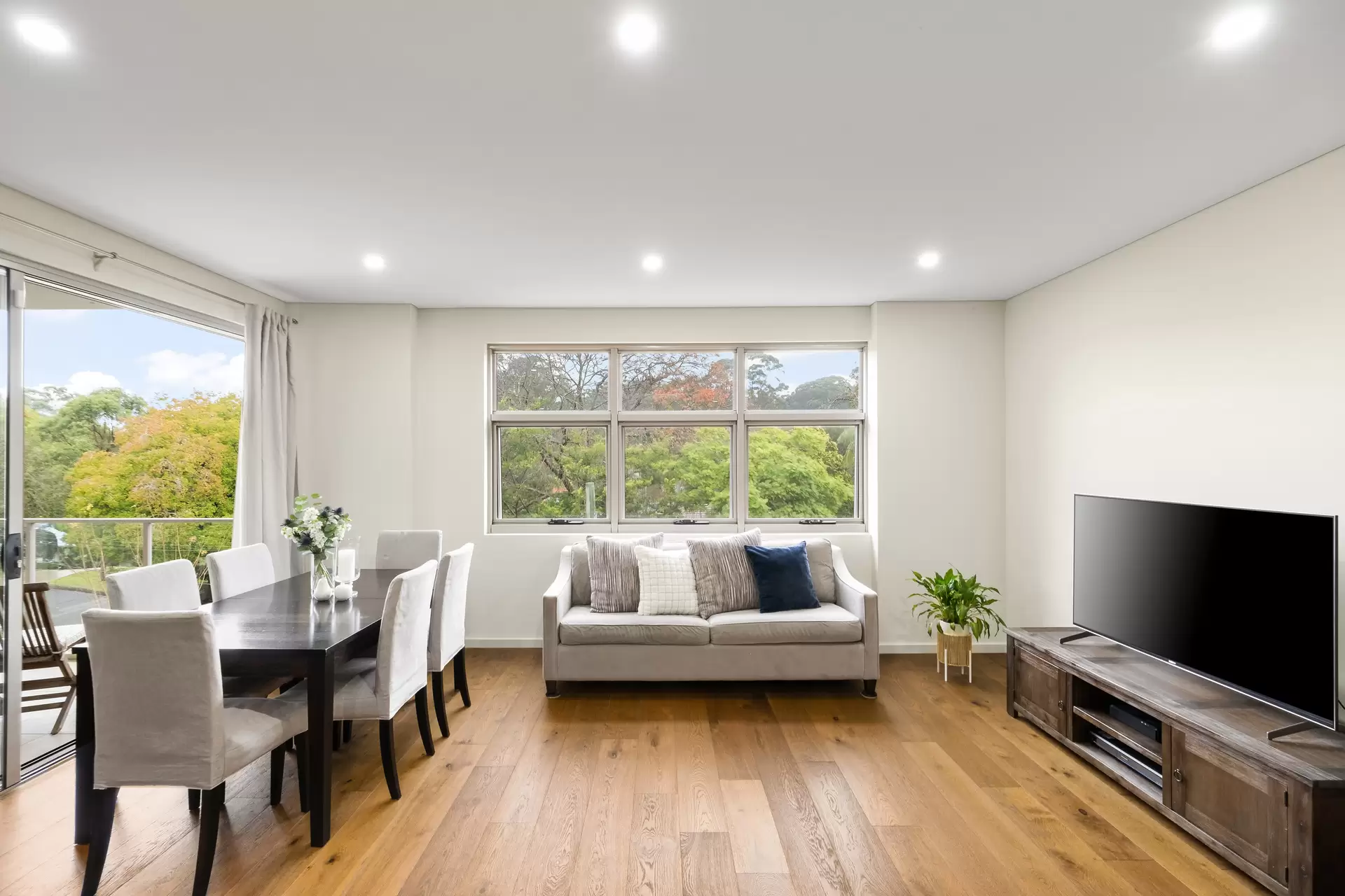 101/12 Shinfield Avenue, St Ives Auction by Chan Yahl - image 3