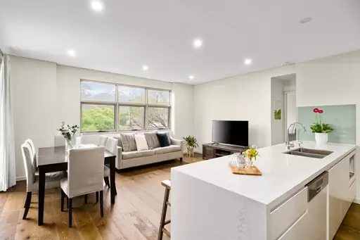 101/12 Shinfield Avenue, St Ives Auction by Chan Yahl