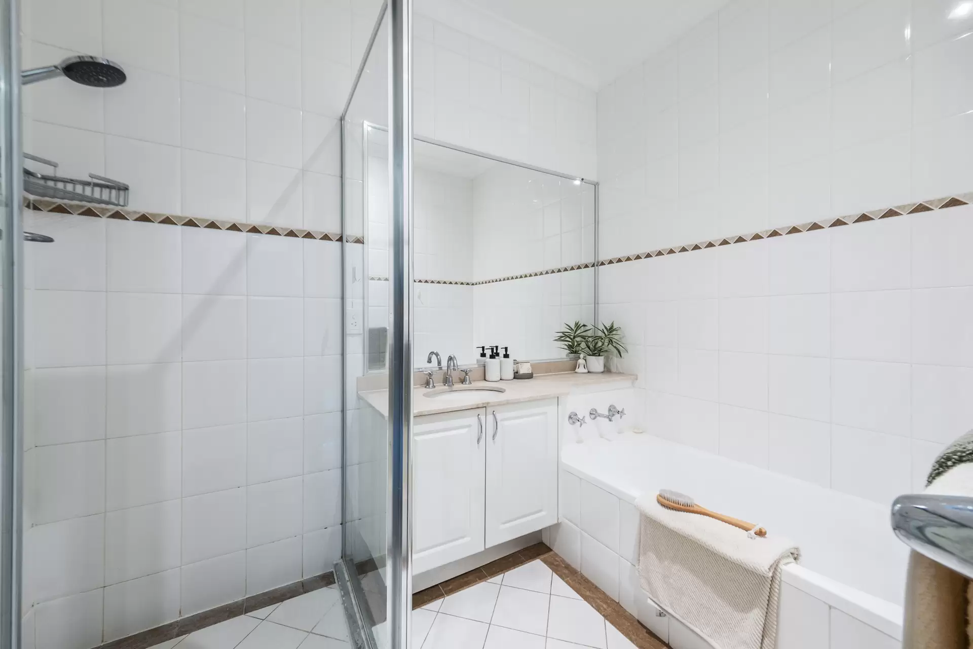 10 Cates Place, St Ives Auction by Chan Yahl - image 14