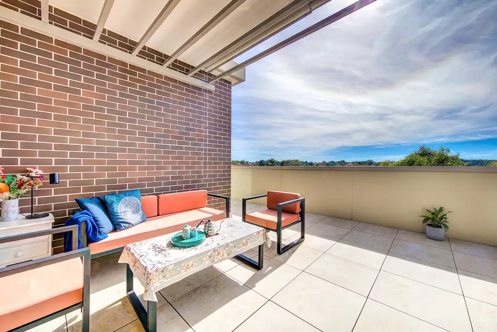 61/1-3 Cherry Street, Warrawee Auction by Chan Yahl