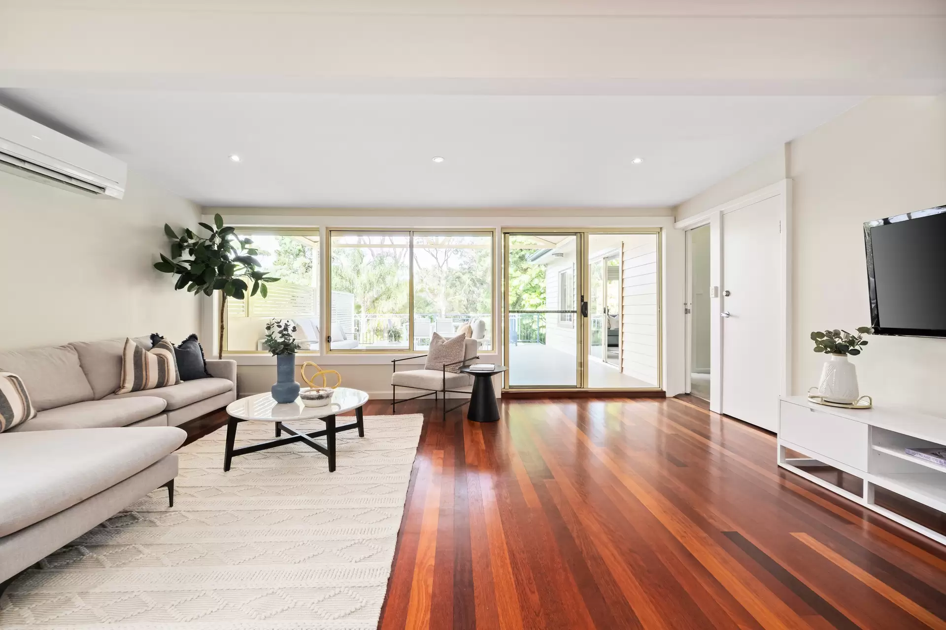 19 Catherine Street, St Ives Auction by Chan Yahl - image 4