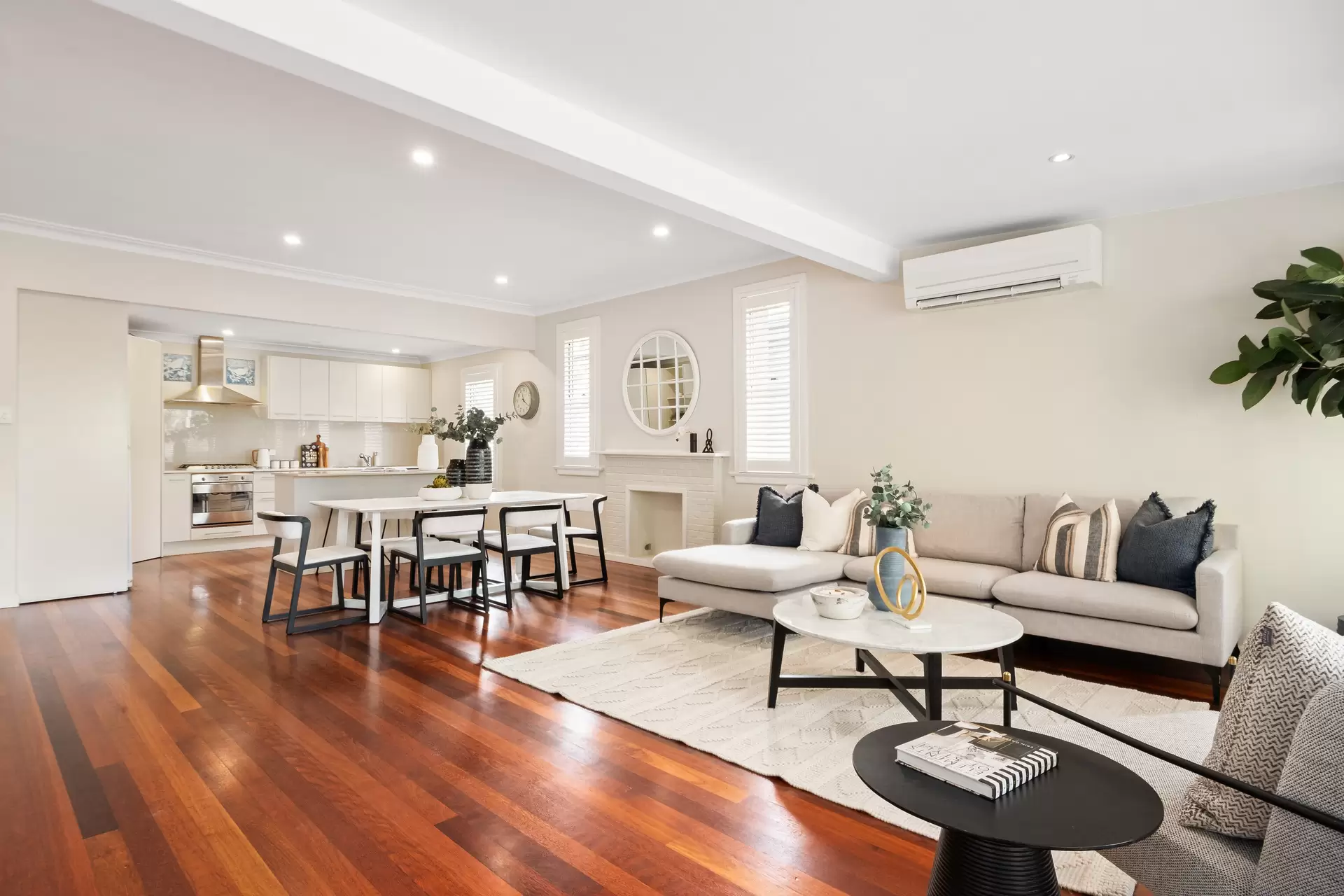19 Catherine Street, St Ives Auction by Chan Yahl - image 3