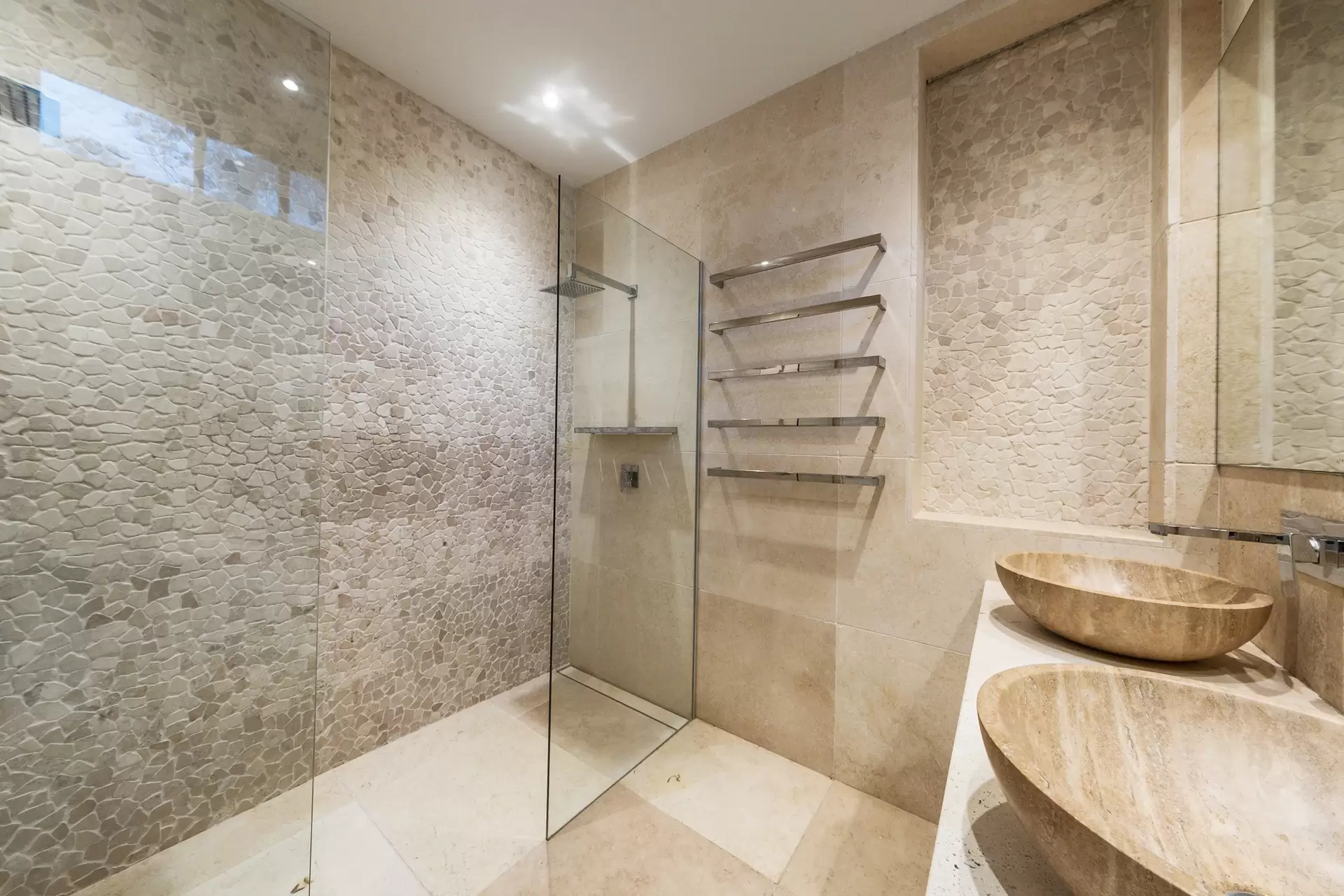 77 Cambourne Avenue, St Ives Auction by Chan Yahl - image 32