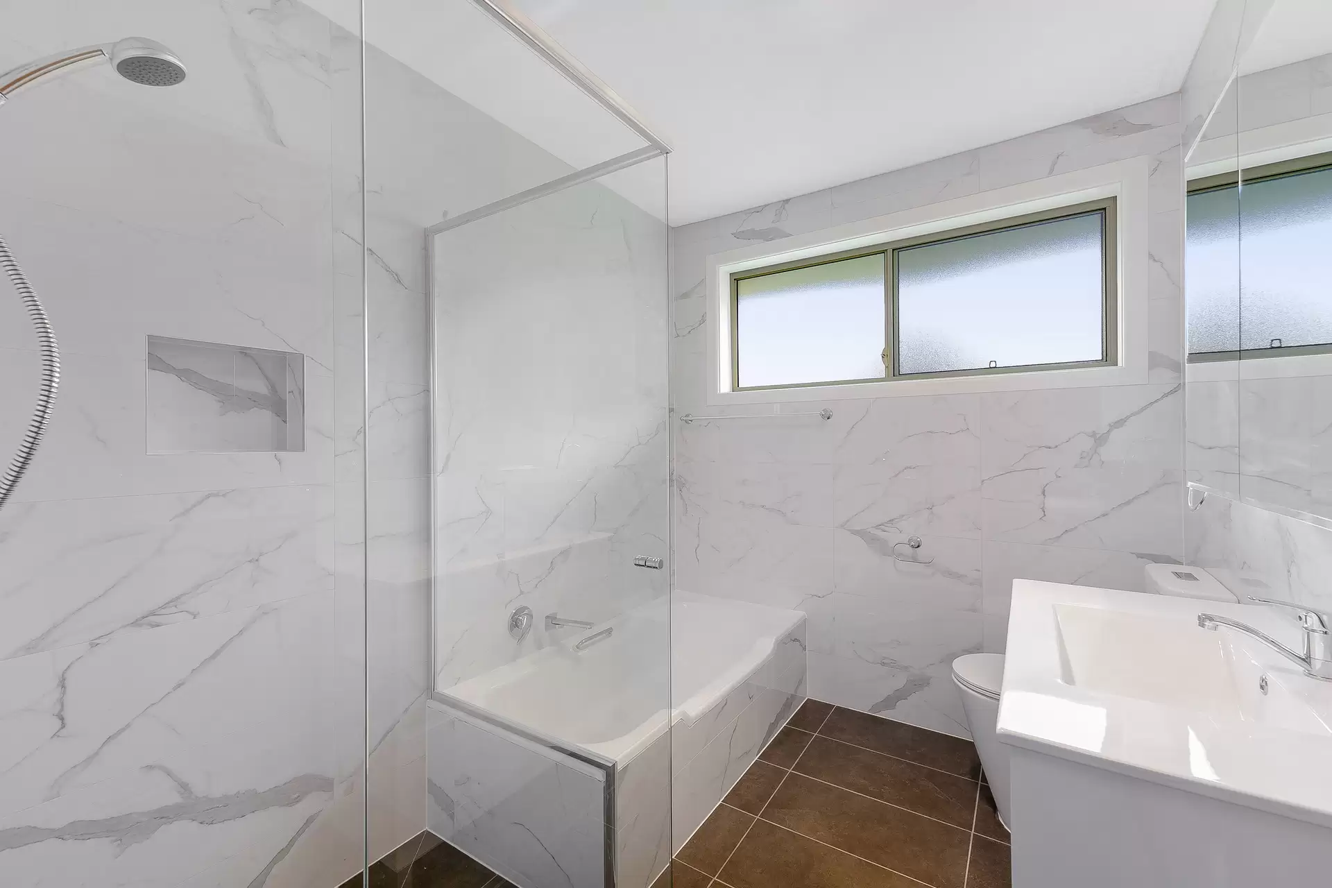 10 Drew Place, Belrose Leased by Chan Yahl - image 2