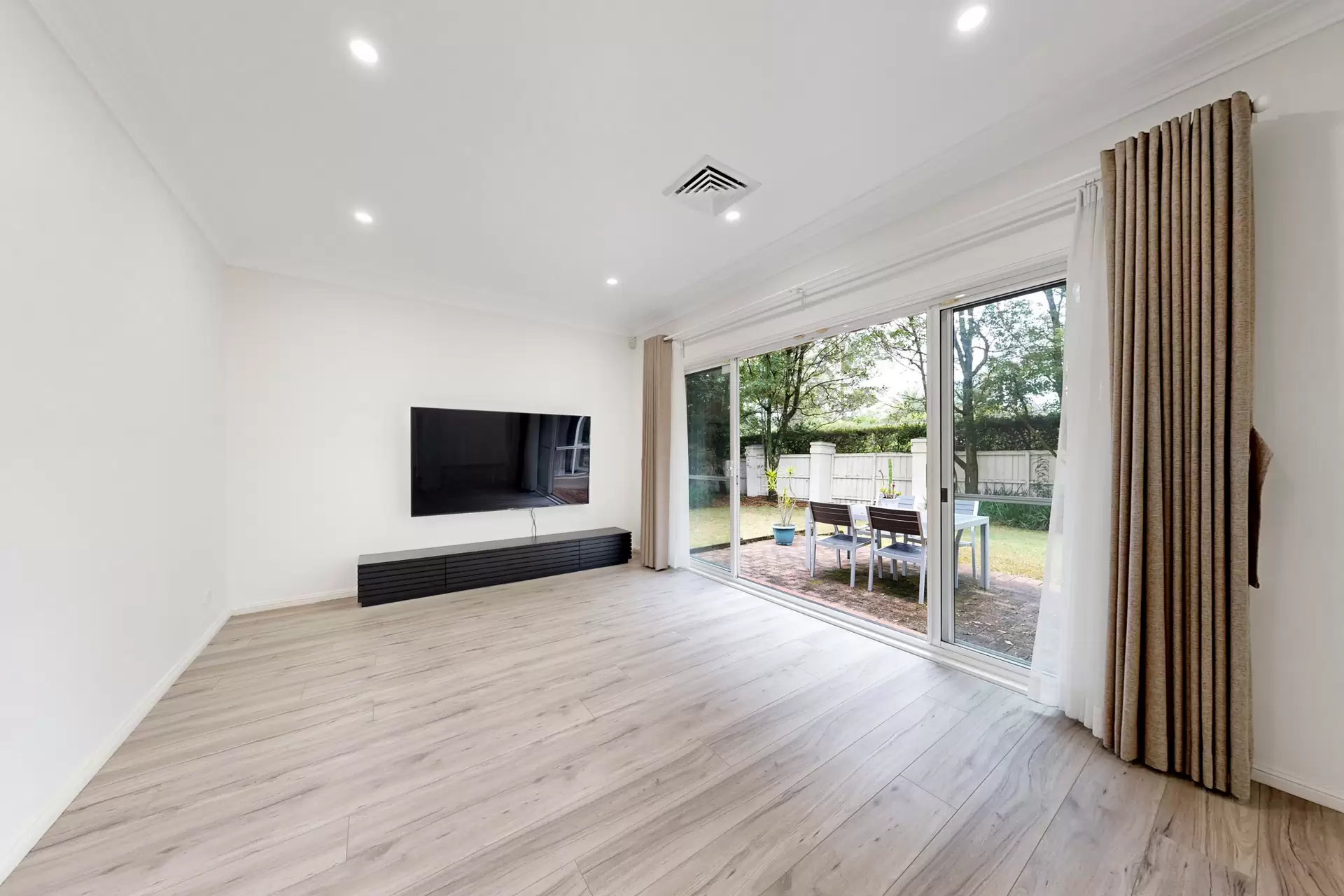 2 Hillcrest Drive, St Ives Leased by Chan Yahl - image 3