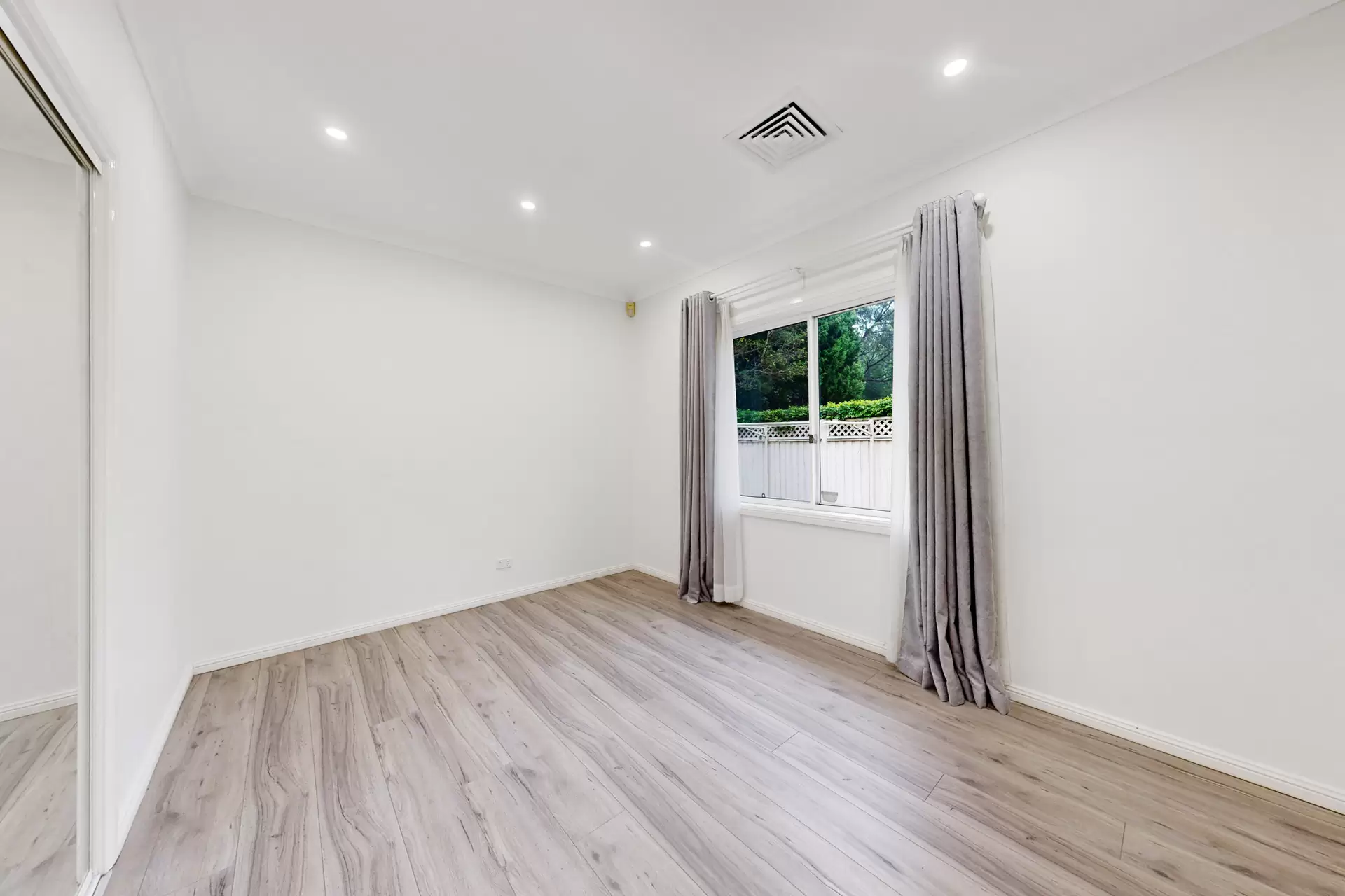 2 Hillcrest Drive, St Ives Leased by Chan Yahl - image 5