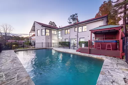 19 Fairlight Avenue, East Killara Auction by Chan Yahl
