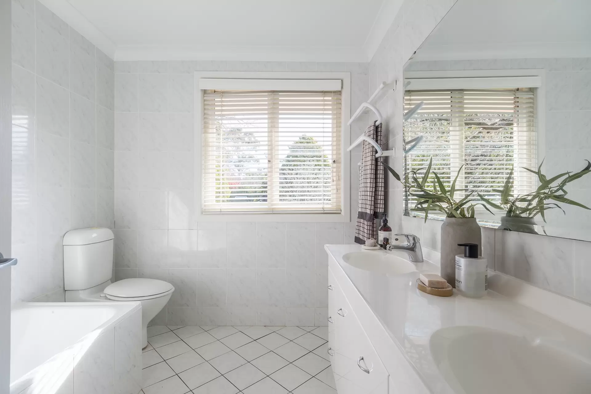 36 The Chase Road, Turramurra Auction by Chan Yahl - image 21