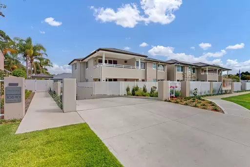 2/108-110 Warrimoo Avenue, St Ives Leased by Chan Yahl