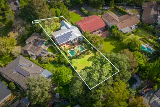 52D Murdoch Street, Turramurra Sold by Chan Yahl