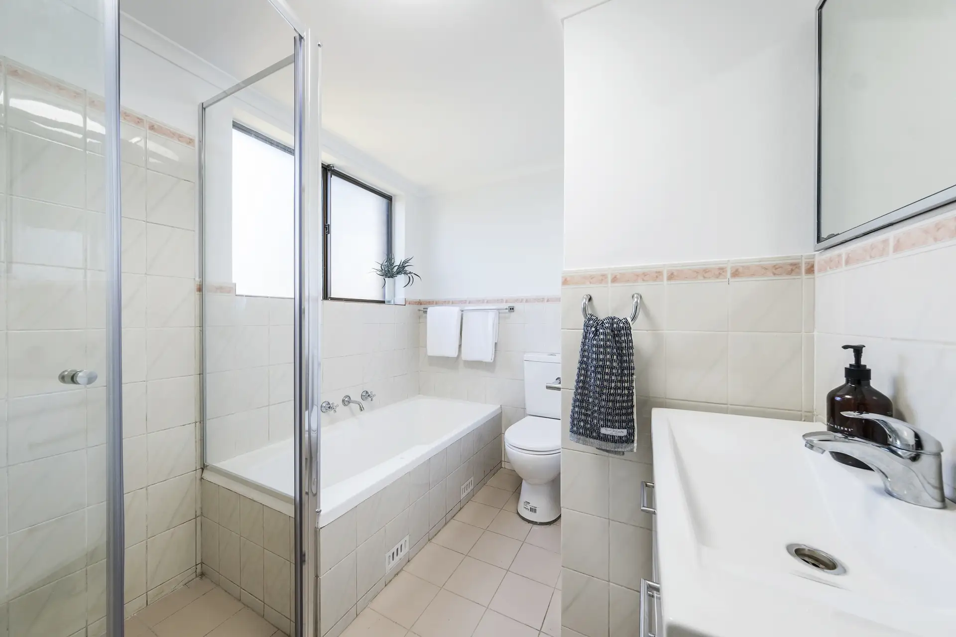 1/41-45 Broughton Road, Artarmon Sold by Chan Yahl - image 8