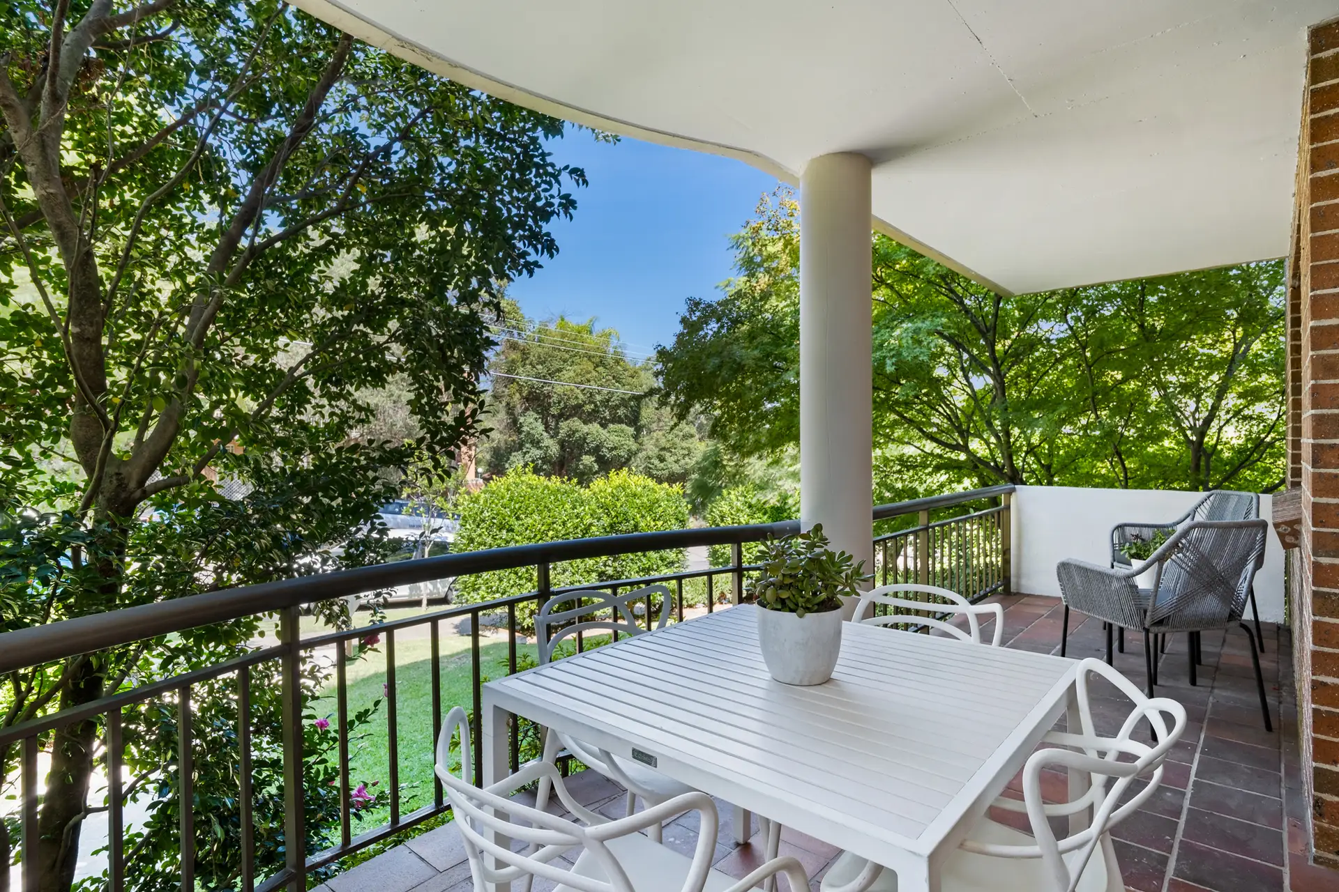 1/41-45 Broughton Road, Artarmon Sold by Chan Yahl - image 4