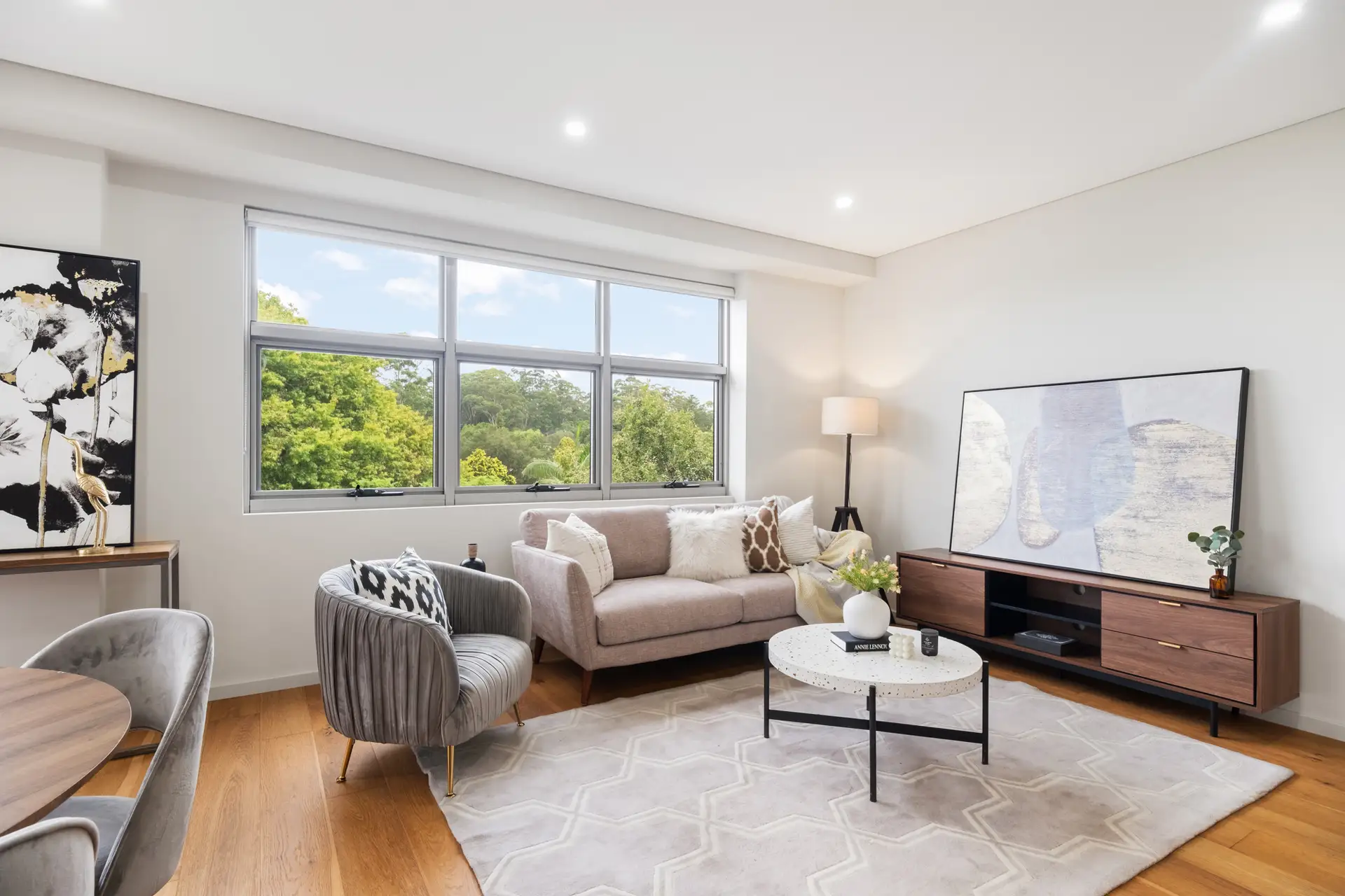 201/12 Shinfield Avenue, St Ives Sold by Chan Yahl - image 2
