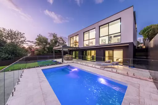 9 Pretoria Parade, Hornsby Auction by Chan Yahl