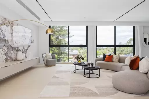 9 Pretoria Parade, Hornsby Auction by Chan Yahl
