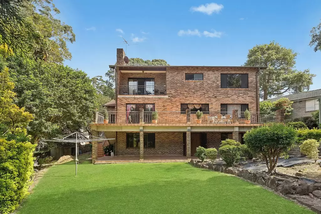 17 Parkwood Grove, West Pymble Auction by Chan Yahl