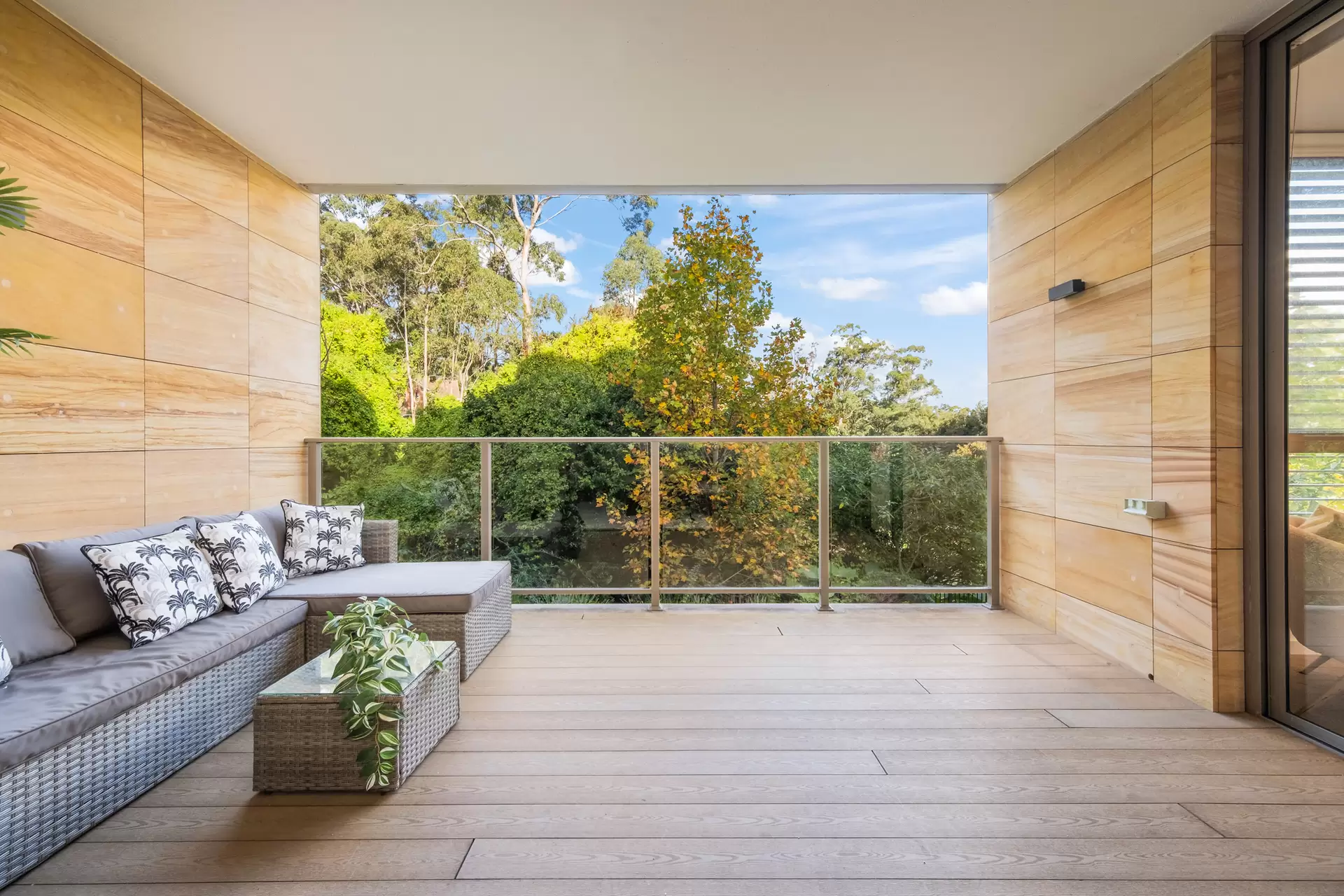 22/8 Buckingham Road, Killara Auction by Chan Yahl - image 2