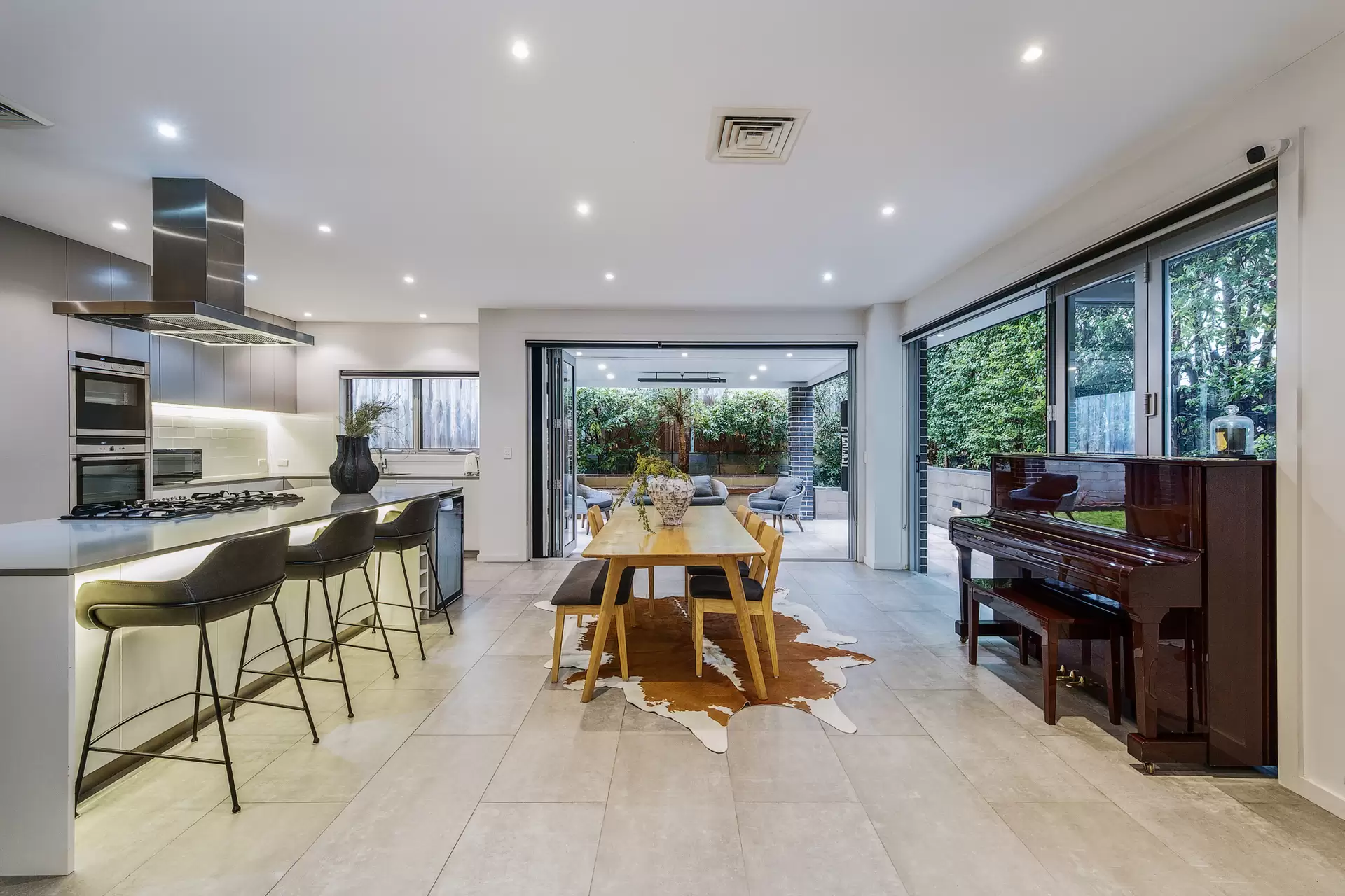 2 Lyon Avenue, Turramurra Auction by Chan Yahl - image 6
