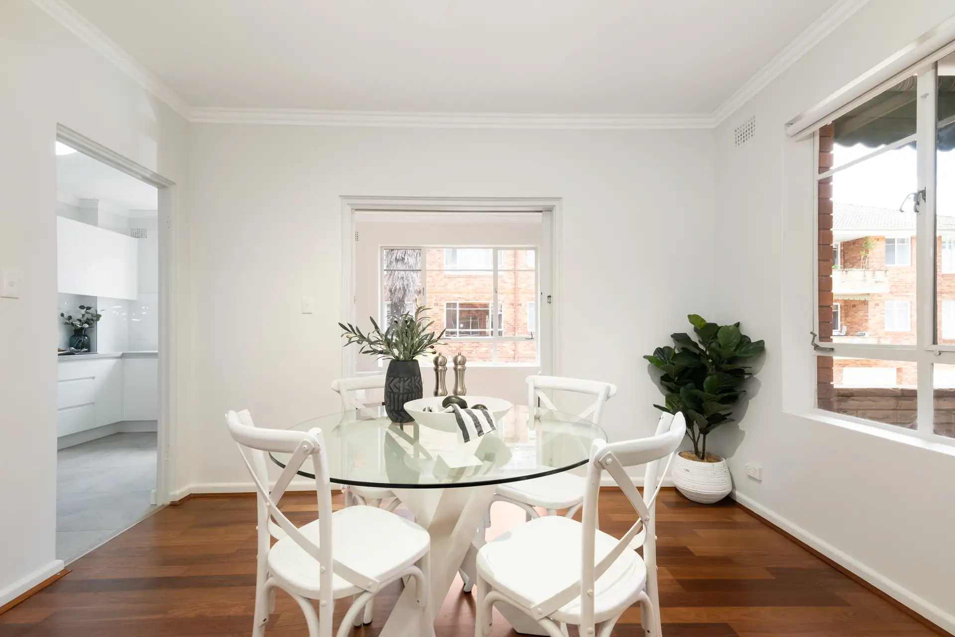 2/33A Lorne Avenue, Killara Sold by Chan Yahl - image 3