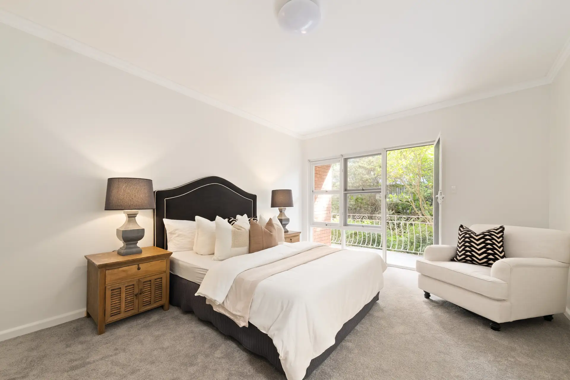 2/33A Lorne Avenue, Killara Sold by Chan Yahl - image 6