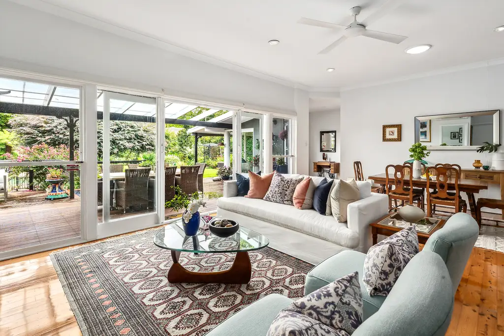 14 Winton Street, Warrawee Sold by Chan Yahl