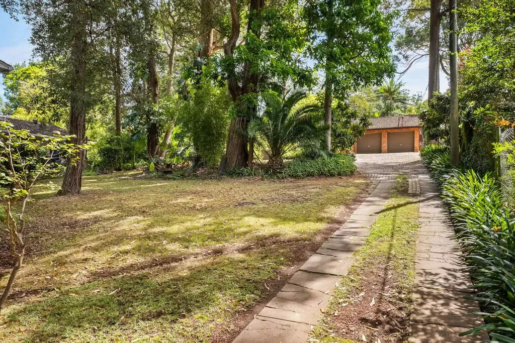 37 Catalpa Crescent, Turramurra Sold by Chan Yahl