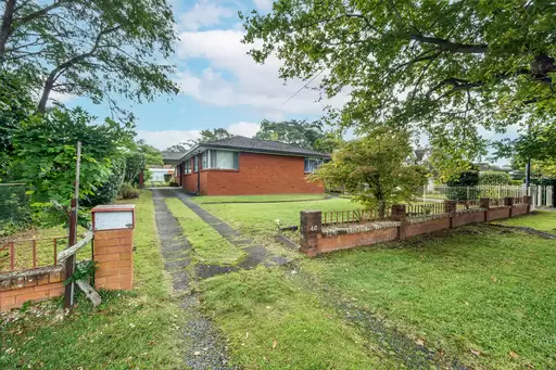 40 Murdoch Street, Turramurra Sold by Chan Yahl