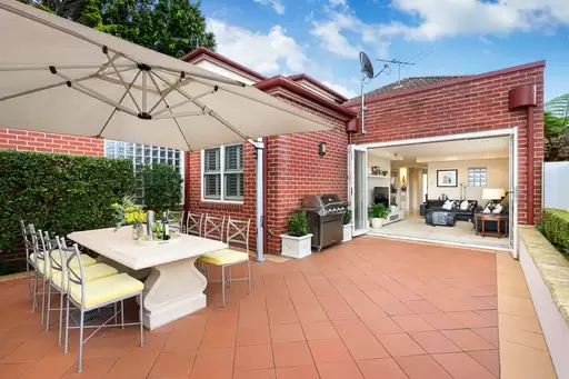 21 The Crest, Killara For Sale by Chan Yahl