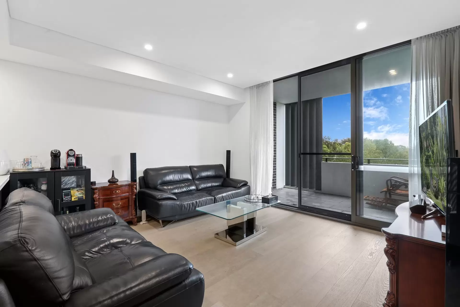 301/5 Victoria Street, Roseville Sold by Chan Yahl - image 2