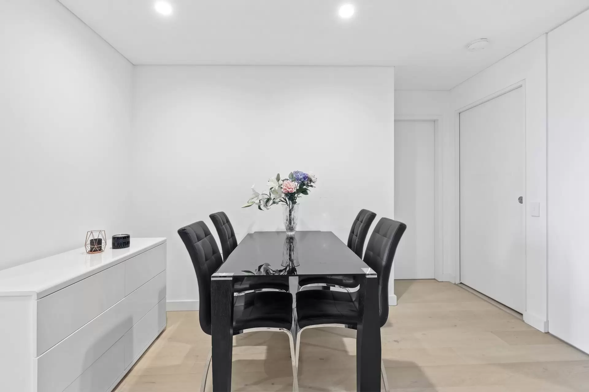 301/5 Victoria Street, Roseville Sold by Chan Yahl - image 3