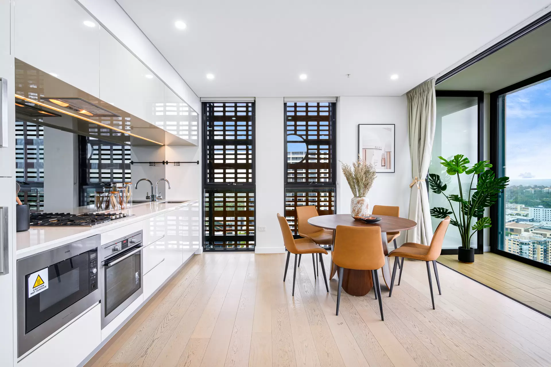 2610/10 Atchison Street, St Leonards Sold by Chan Yahl - image 4